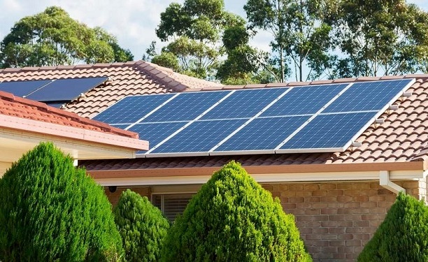 Solarni paneli, akumulatorji, generatorji